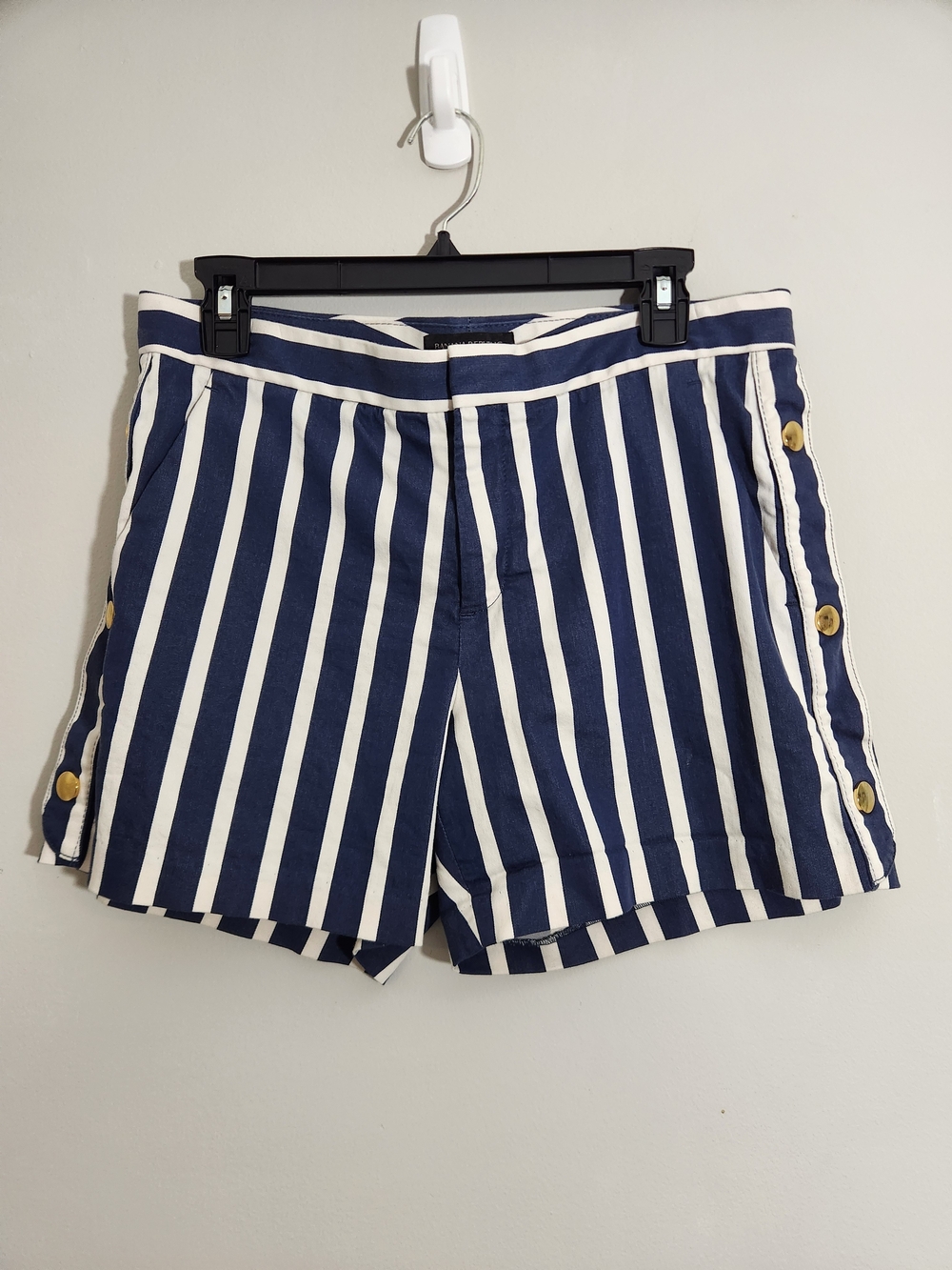 Nautical Coastal Ryan Navy Off-White Stripe Button Shorts Preppy Banana Republic